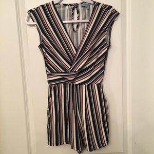 Fishbowl striped vneck wrap romper size xs